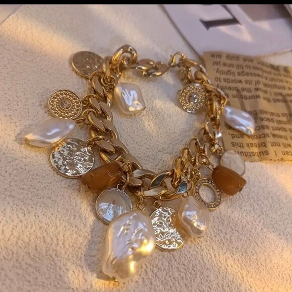 Stainless Steel Vintage Charm Bracelet Gold Plated Faux Baroque Pearls - Picture 2 of 8